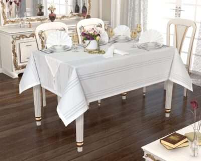 Луксозен комплект-покривка за маса и салфетки-екрю