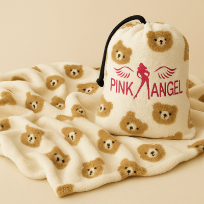 Пухено одеяло в бранидирана торба