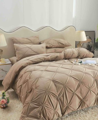 Луксозен пухен спален комплект от кадифе